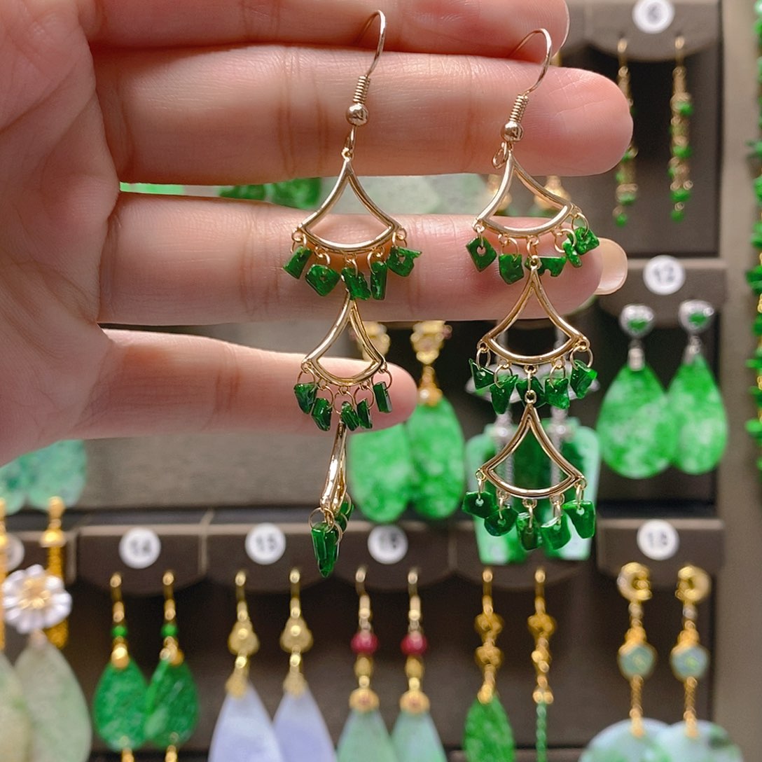 未镶嵌翡翠耳饰翡翠