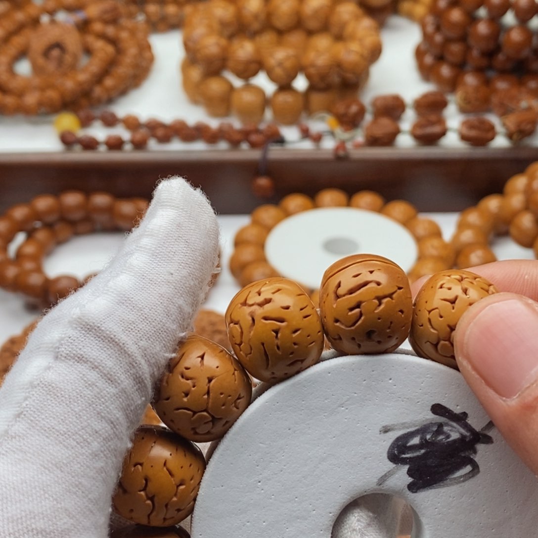 往**风桃核纯手工打造工艺品