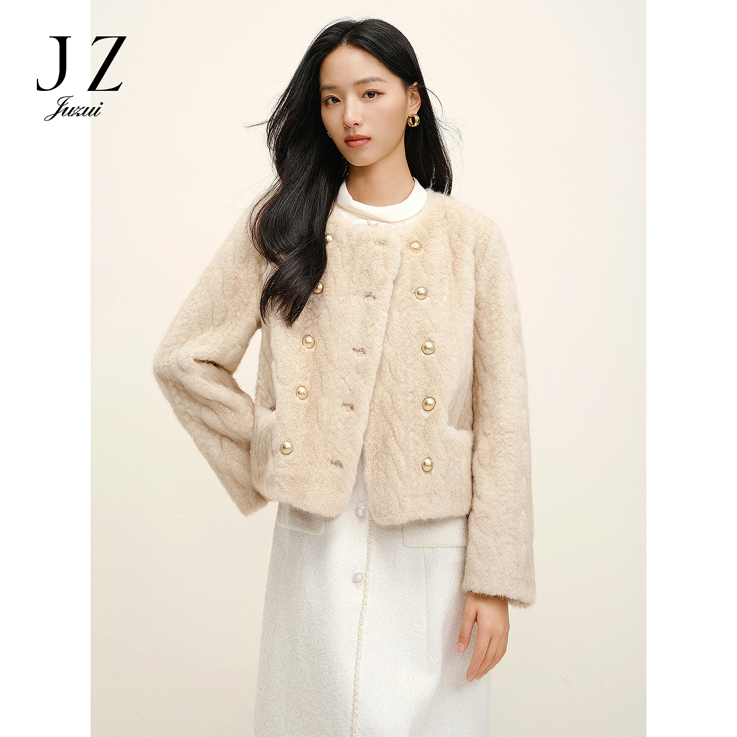 （JUZUI）JTFD02108立体压花肌理短款外套女2025冬季新款