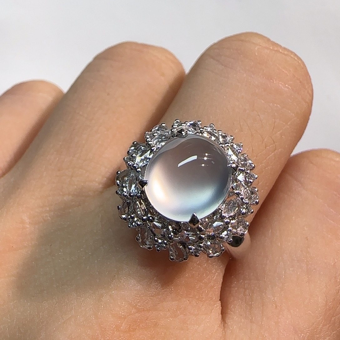 翡翠18K金镶嵌戒指蛋面