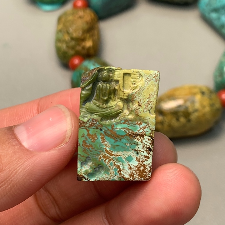 绿松石未镶嵌颈饰