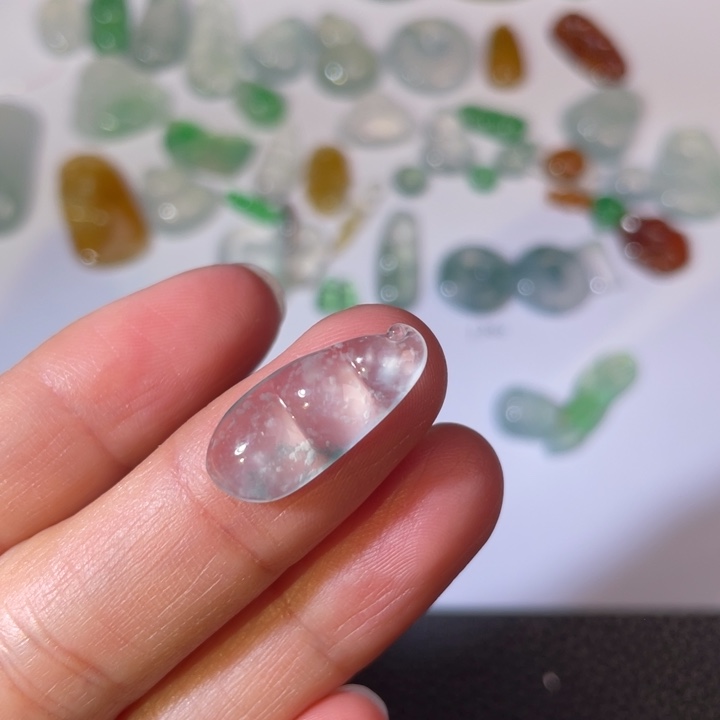 翡翠颈饰未镶嵌裸石