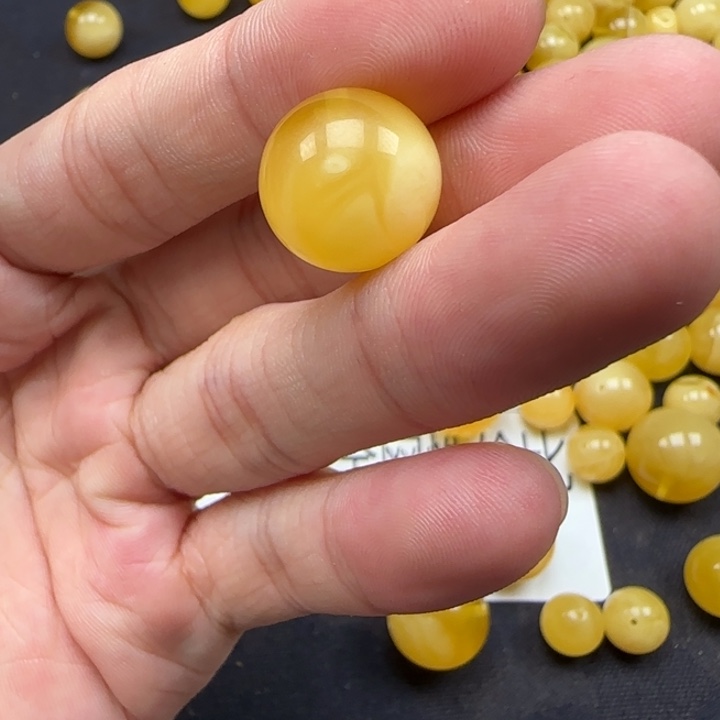未镶嵌琥珀裸石天然104