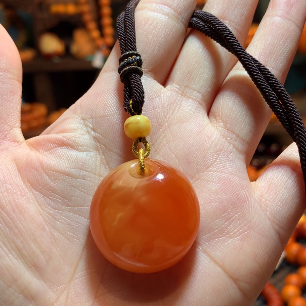 【闪购商品】蜜蜡吊坠(赠链)未镶嵌