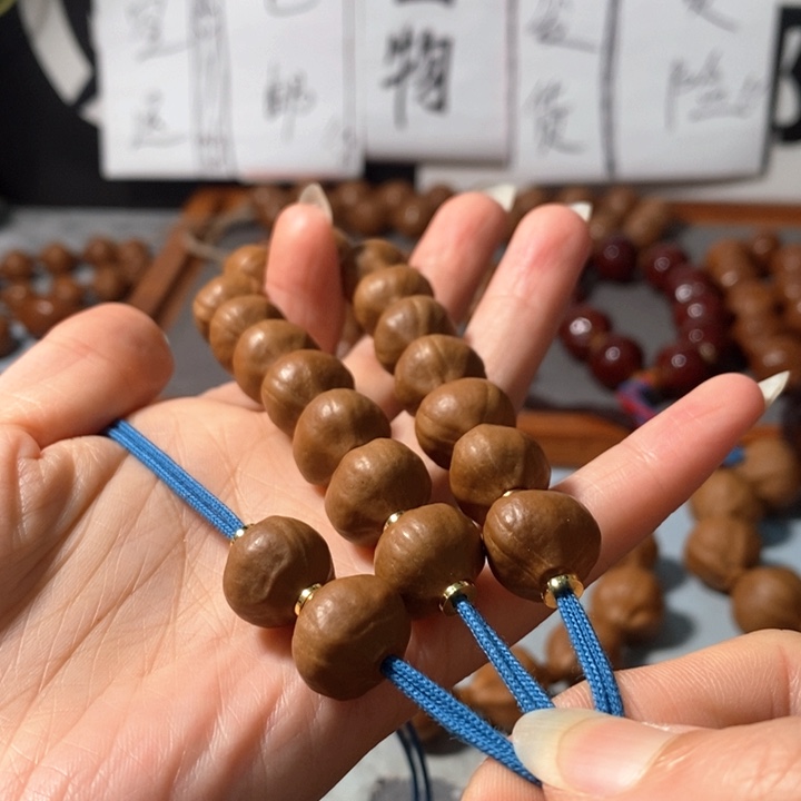 橄榄核手串2141精品蒜头铁核鸡血红16+2颗