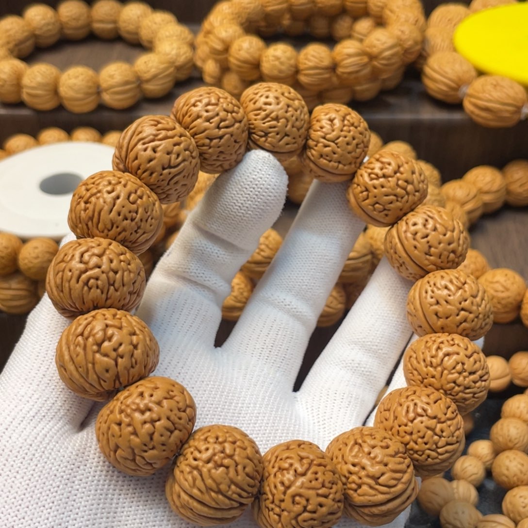 桃核手串V****商大苹果园