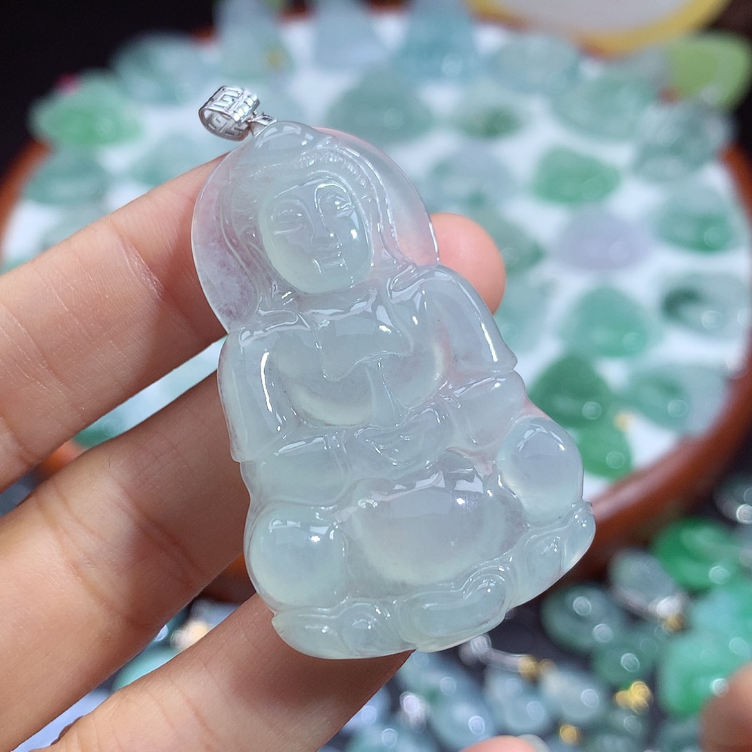 翡翠未镶嵌颈饰观音