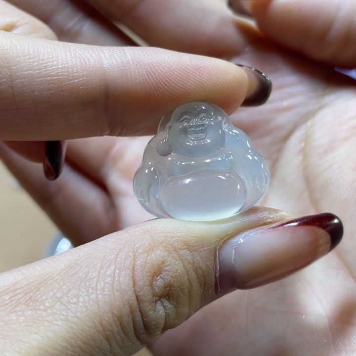 翡翠颈饰未镶嵌佛公