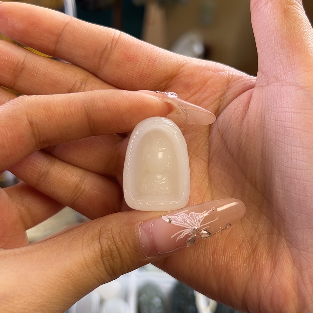 和田玉吊坠(不含链)未镶嵌?***ꕤ赠绳