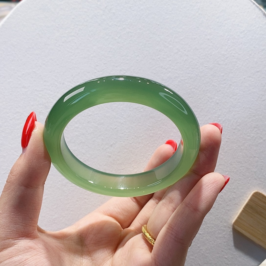 玛瑙/玉髓手镯未镶嵌56.5