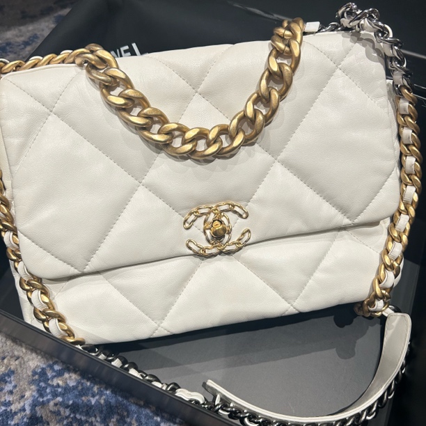 95新 Chanel/香奈儿 多多奢品/香奈儿19bag斜挎包/98新包展