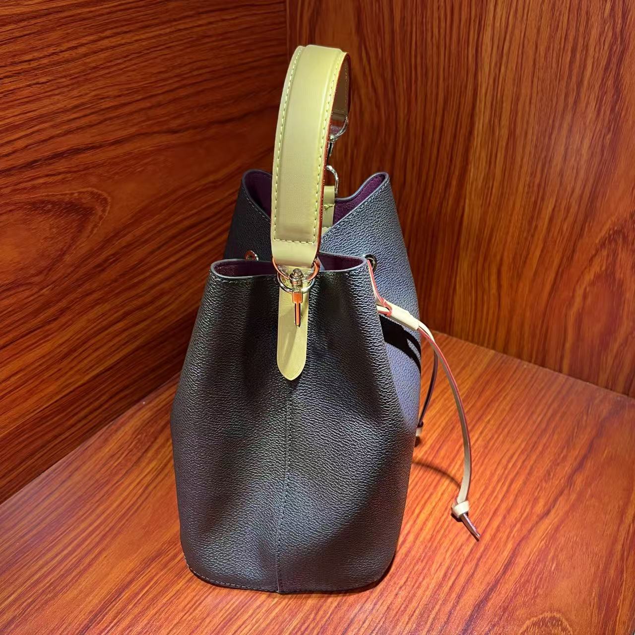 【FF】小水桶新款时尚百搭单肩斜挎包【真皮女包】17