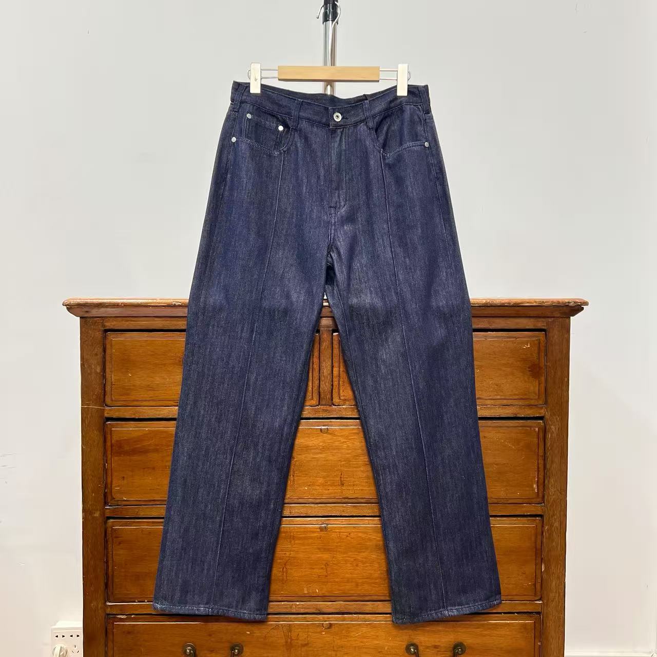 ini 宽松巴黎扣直筒休闲裤牛仔裤 XX147 DM25B405