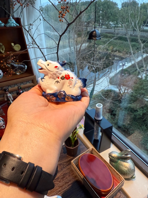 日本 药师窑生肖，龙，蓝彩高温瓷摆艺品