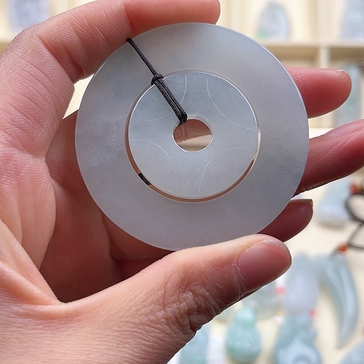 翡翠颈饰未镶嵌一****生天然