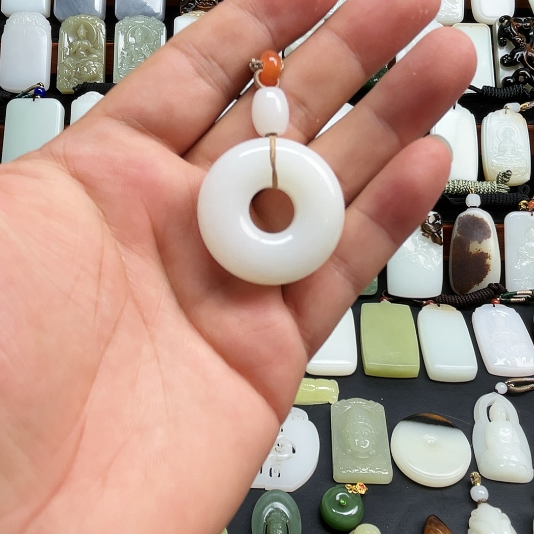 和田玉未镶嵌挂件