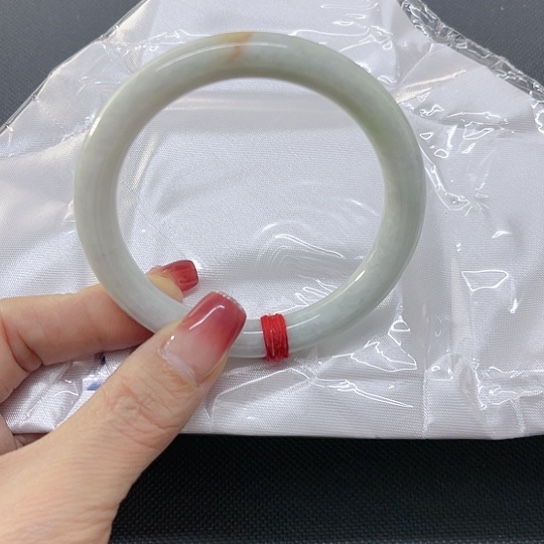 翡翠手镯未镶嵌A货