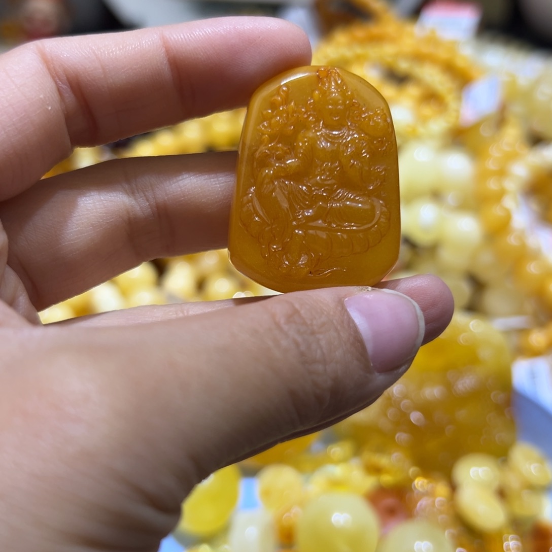 琥珀珠宝奇石未镶嵌