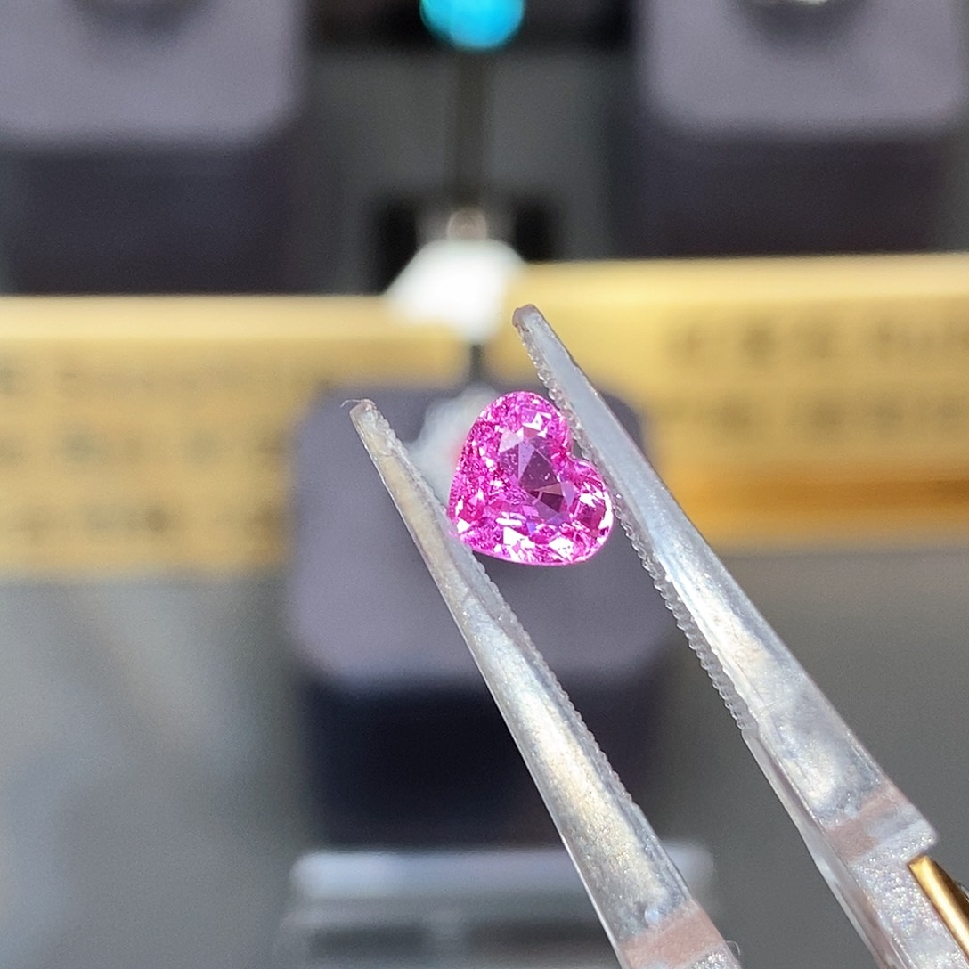 彩色蓝宝石裸石未镶嵌1.32克拉