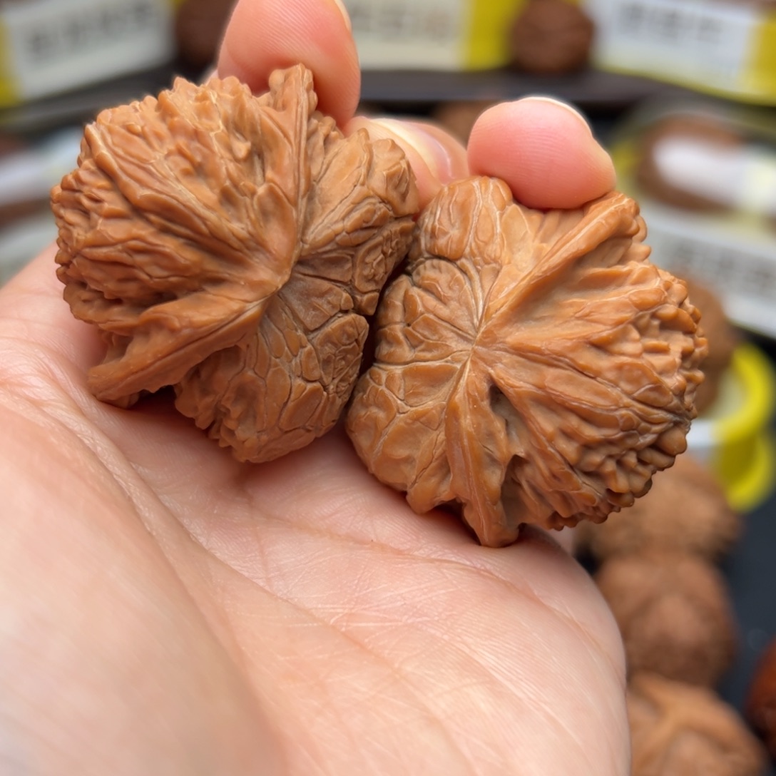 文玩核桃吊坠宫灯