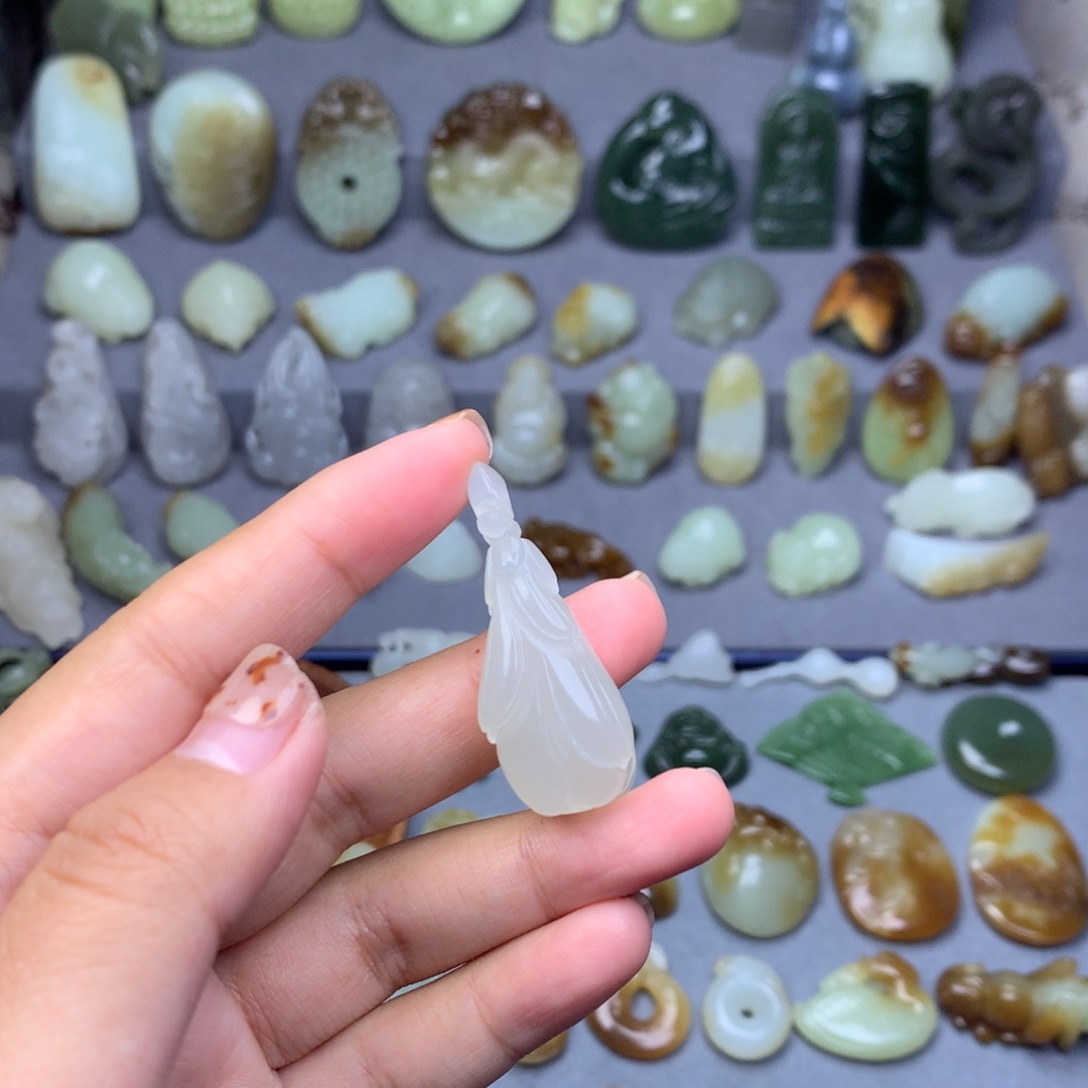 和田玉未镶嵌挂件