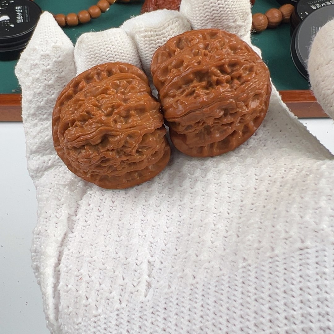 文玩核桃把件白狮子