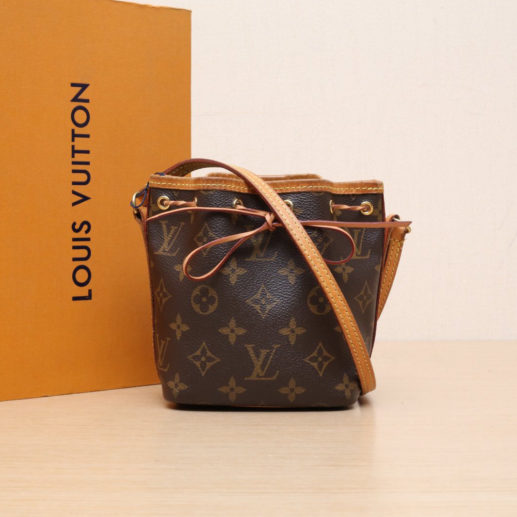 95新 LouisVuitton/路易威登 攀攀 水桶包 Nano 13 老花 PVC 金扣