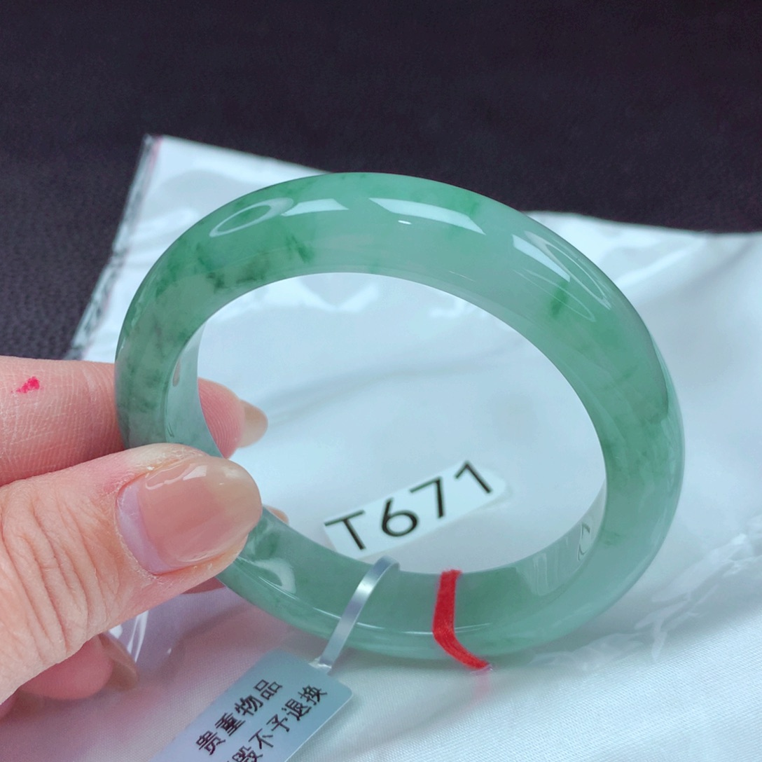 翡翠手镯未镶嵌手镯88