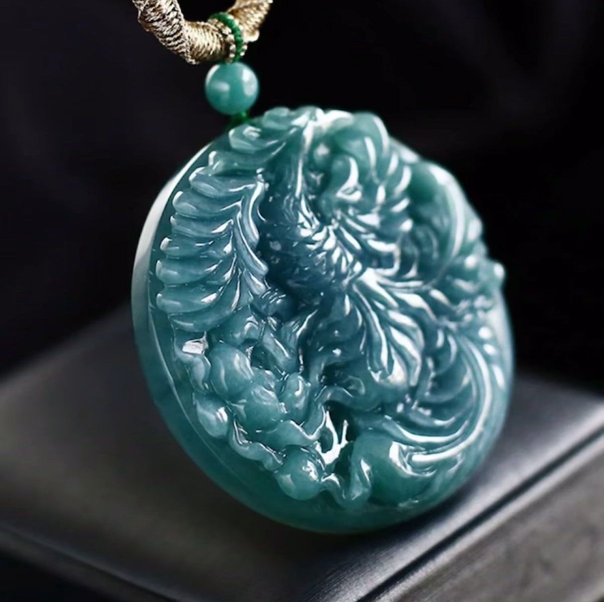 【可可专属】精美翡翠A货凤戏牡丹【证书+礼盒】