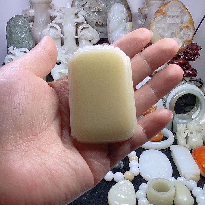 张***料和田玉未镶嵌把件