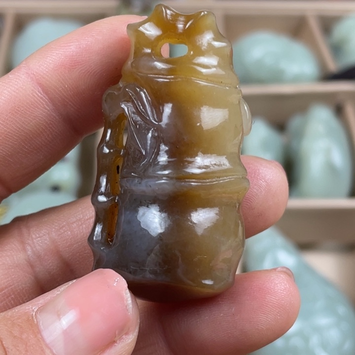 和田玉（糖玉）颈饰未镶嵌