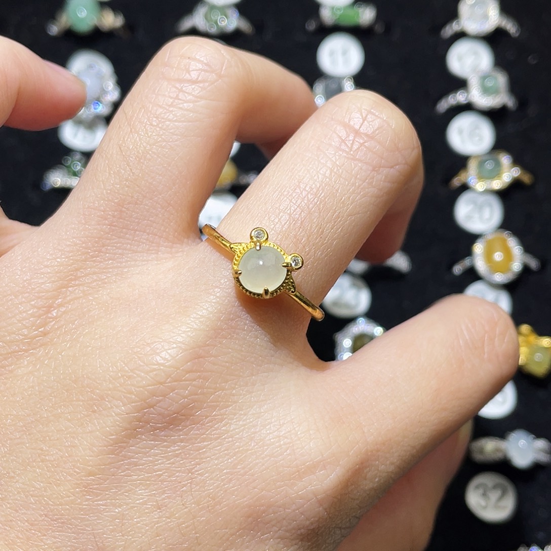 翡翠未镶嵌戒指戒指