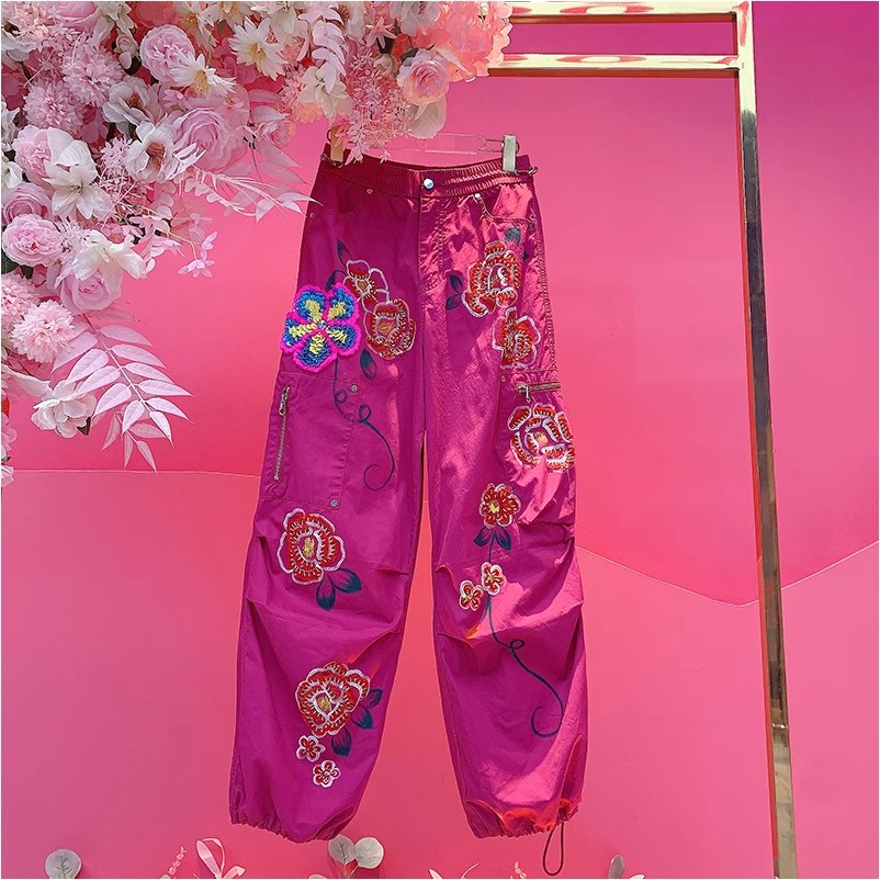 A2505欧美设计师2025夏季新款钉钻刺绣彩色手绘花朵潮酷休闲裤女
