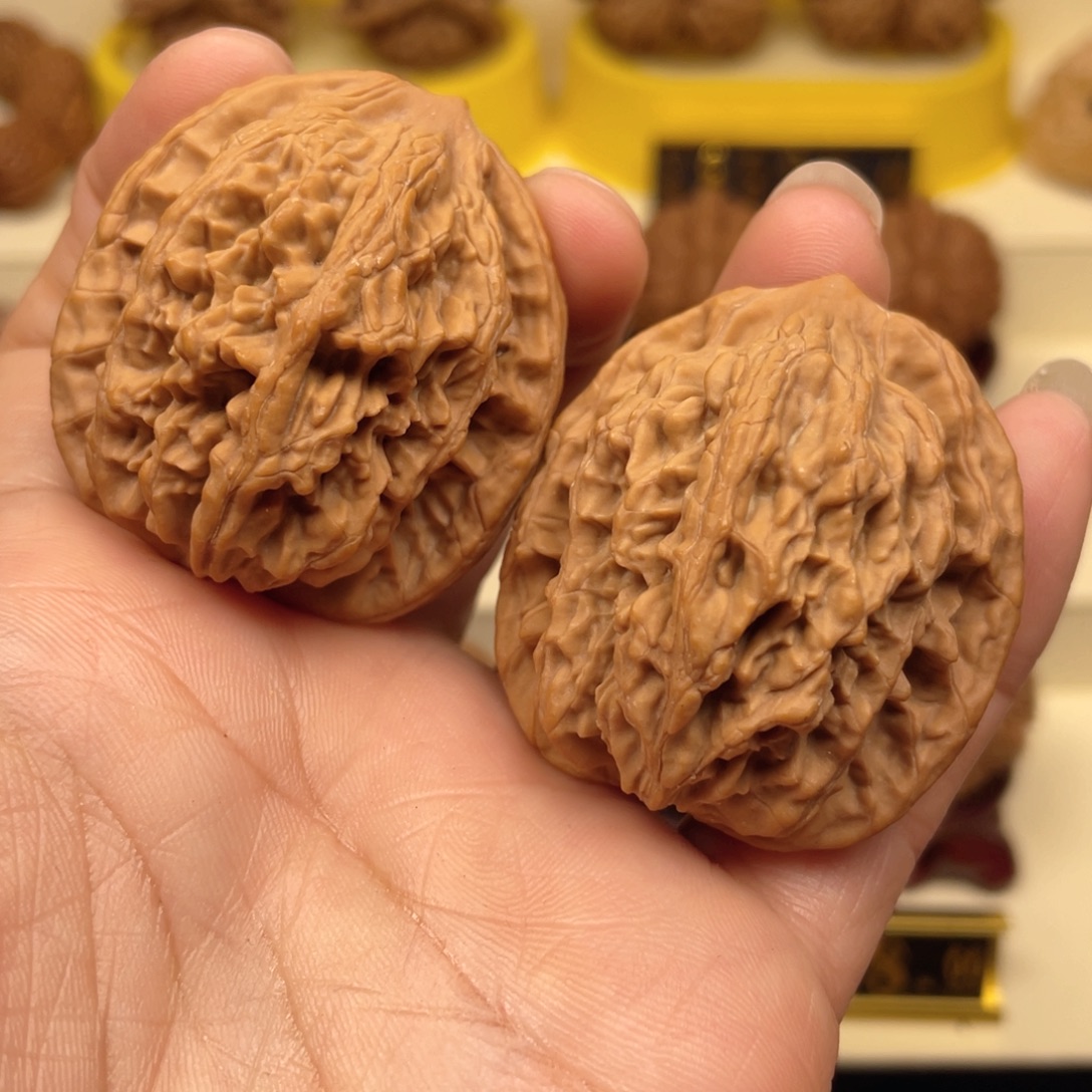 文玩核桃把件爆肉麦虎40