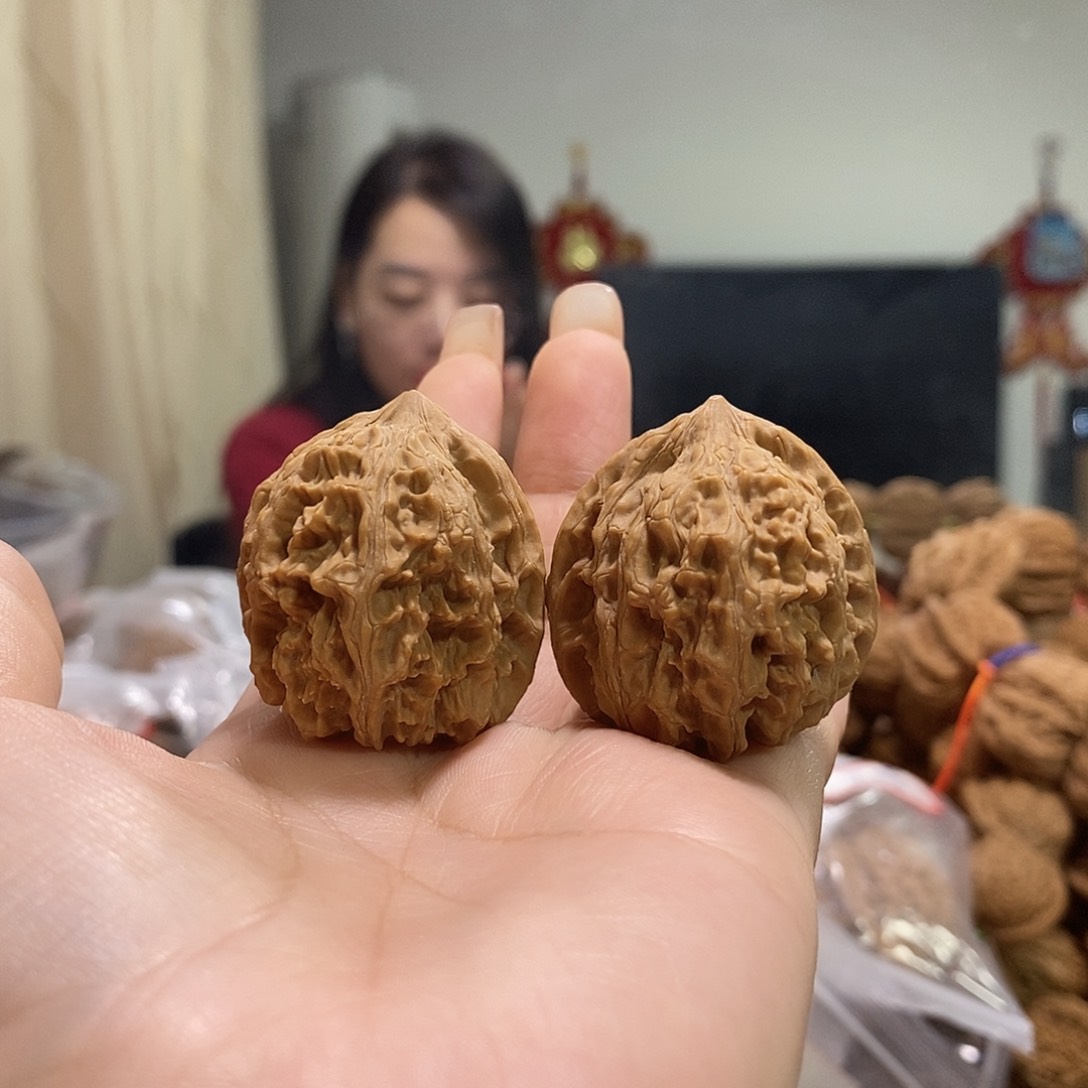 把件文玩核桃34红雀尖有伤