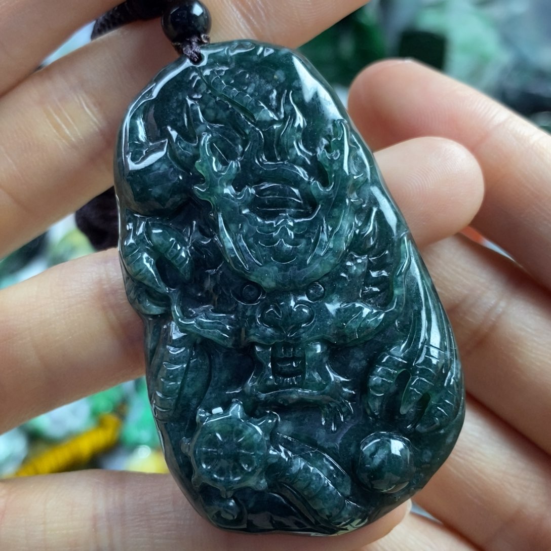 翡翠颈饰未镶嵌吊坠