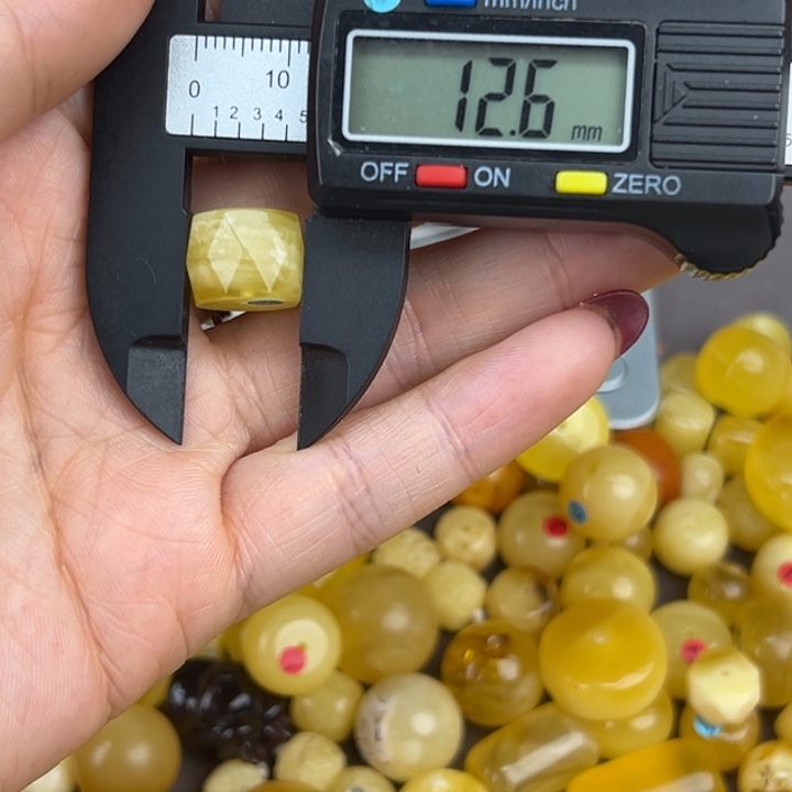 琥珀裸石未镶嵌微瑕92