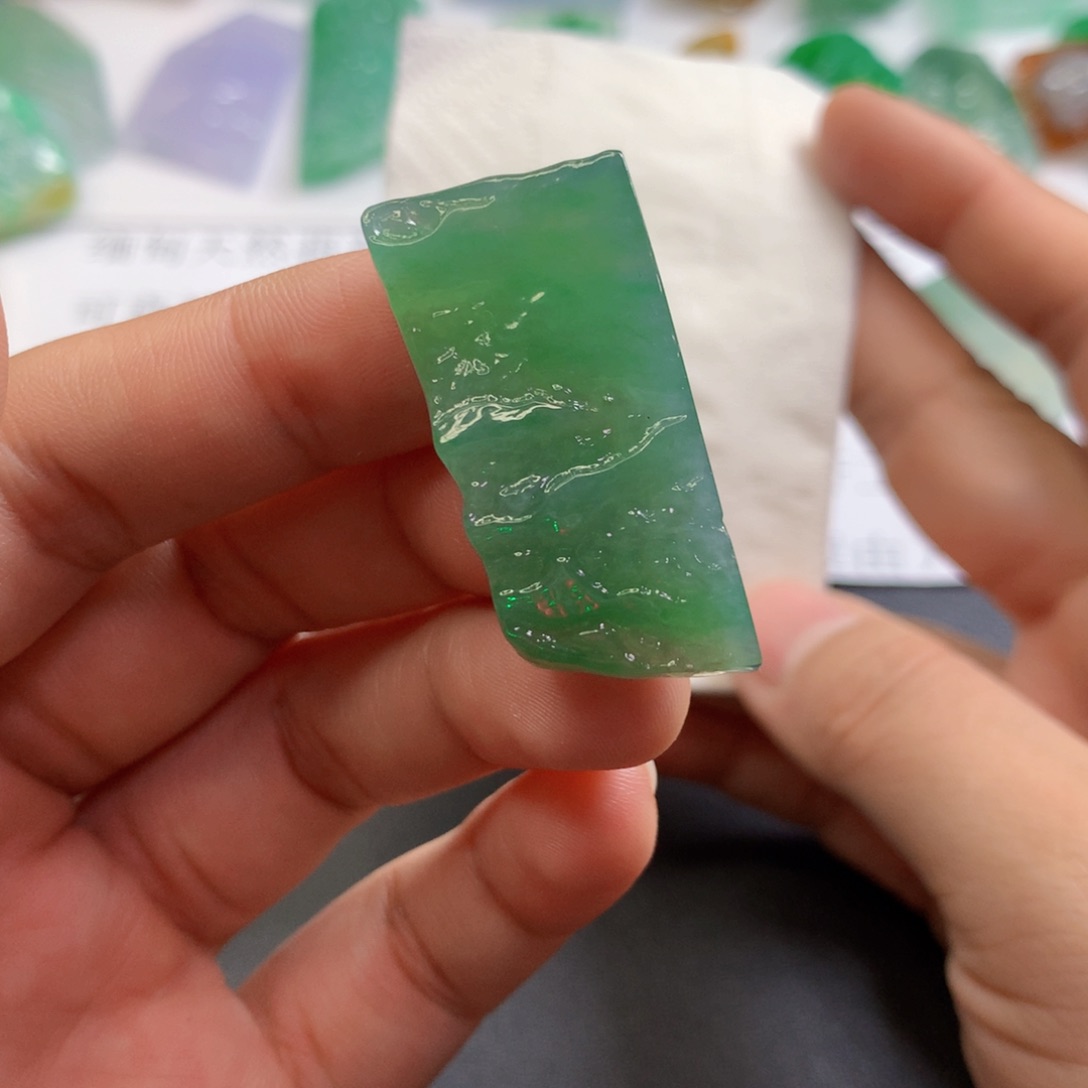 【闪购商品】翡翠吊坠(不含链)未镶嵌