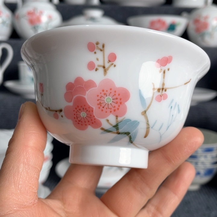 景德镇陶瓷压手杯
