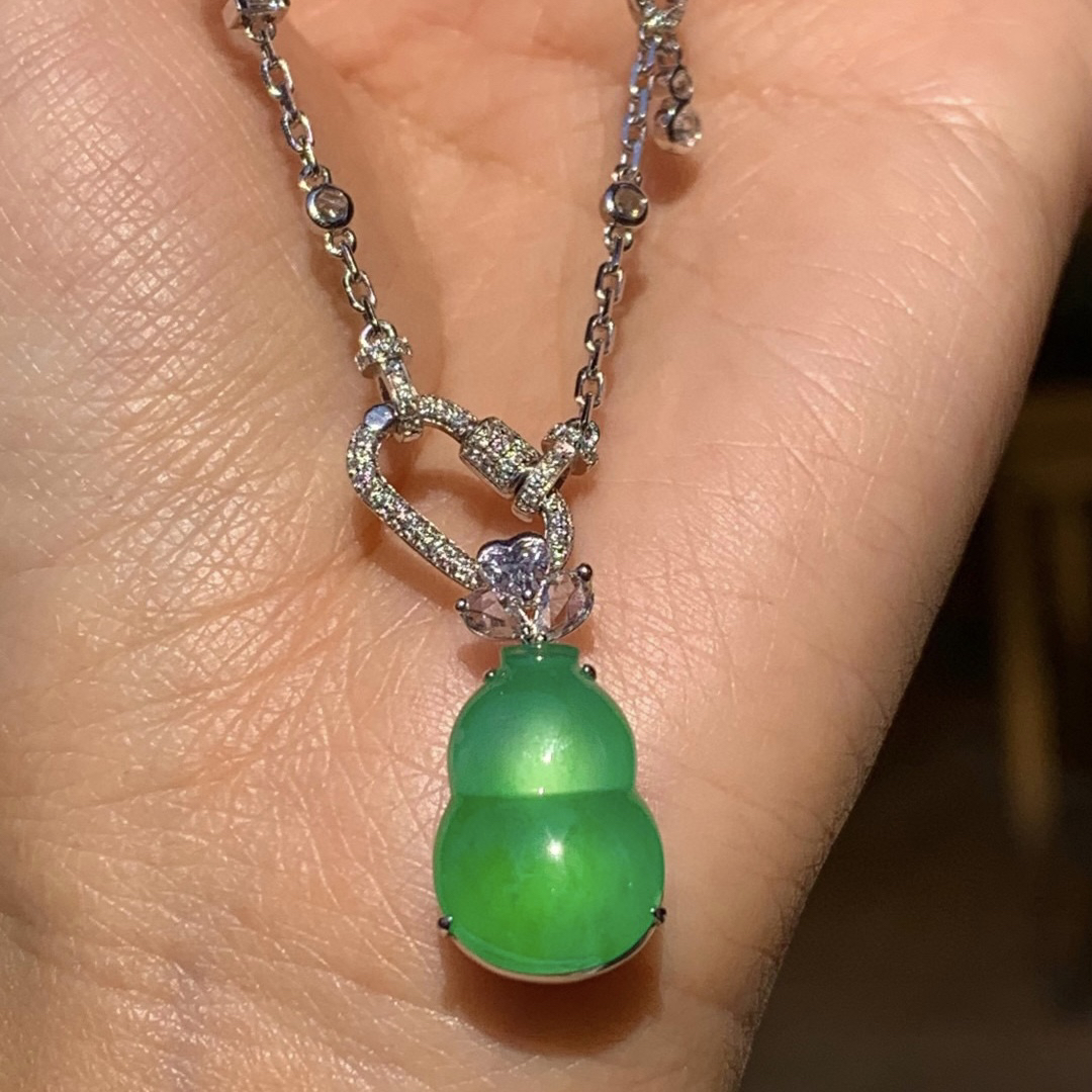 【禾璟缘】18K金南非钻精工镶嵌缅甸翡翠A货高冰种葫芦吊坠不含链子