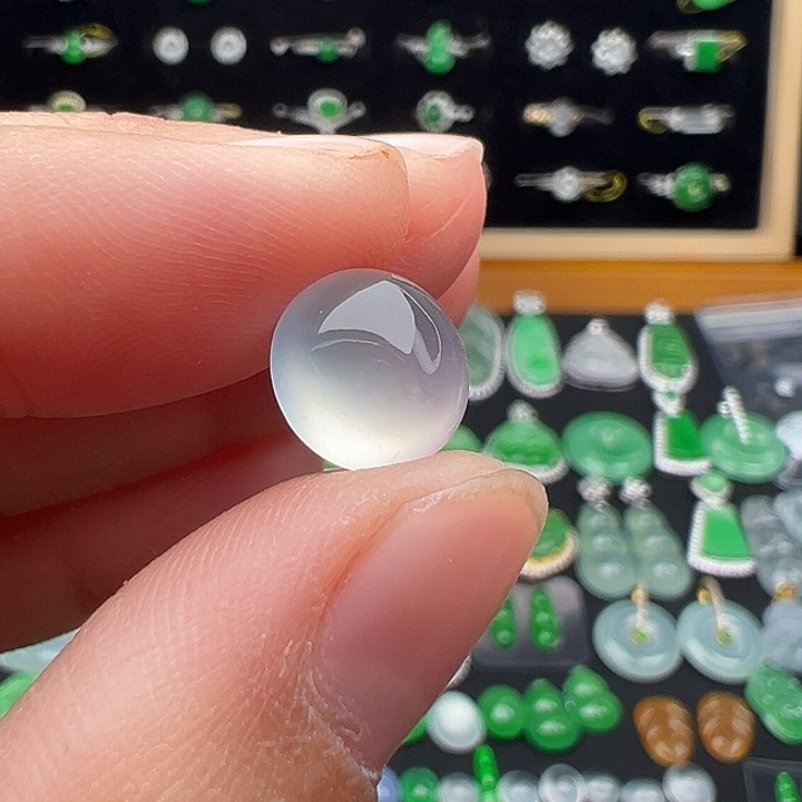 翡翠未镶嵌颈饰蛋9.6