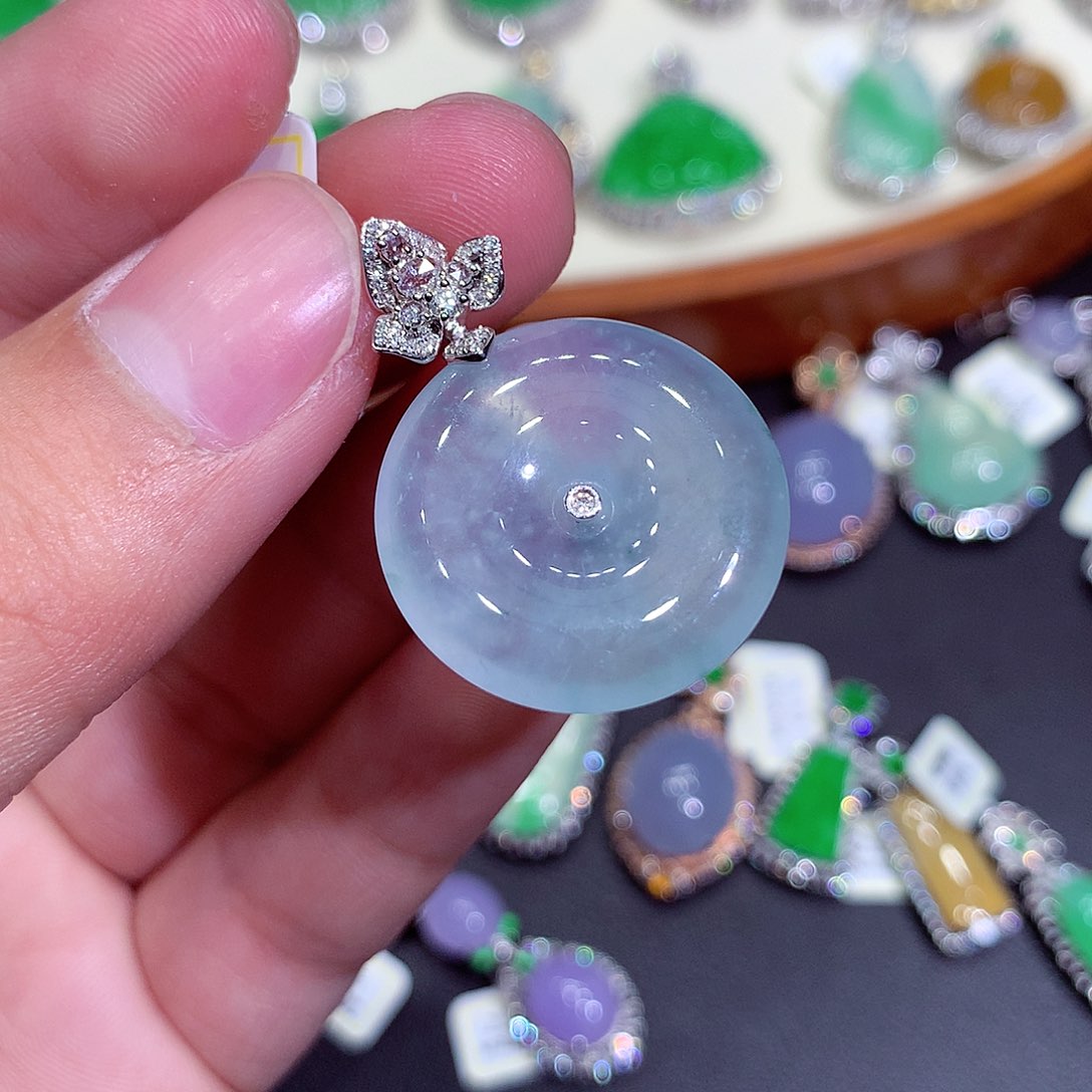 翡翠吊坠(不含链)18K金镶嵌