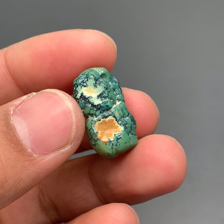 绿松石颈饰未镶嵌