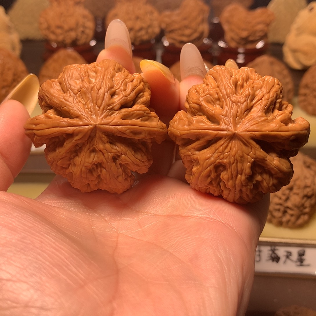 柯***文玩核桃吊坠平谷大粗筋46