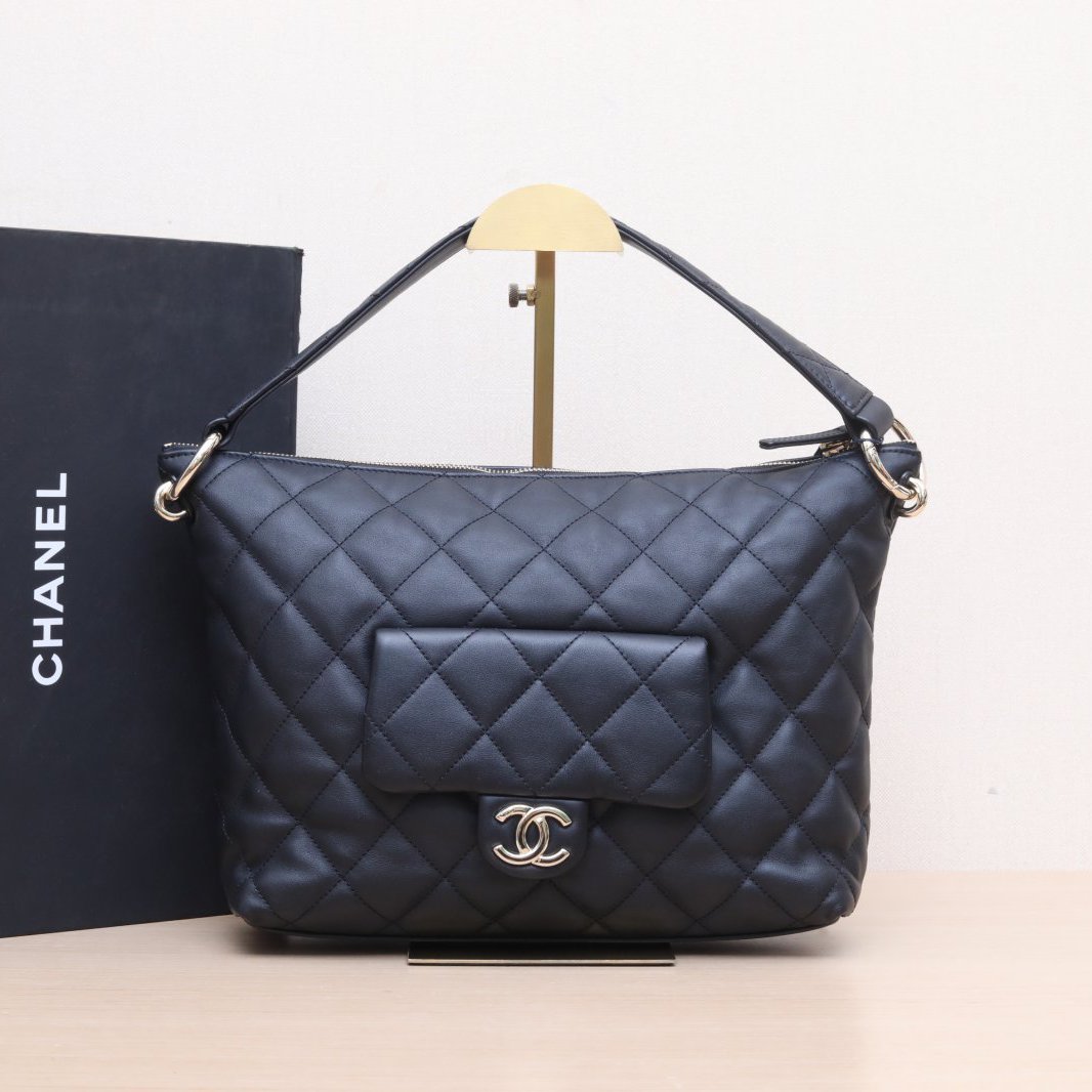 99新 Chanel/香奈儿 小花黑黑23BHOBO腋下包 小号 芯片开 