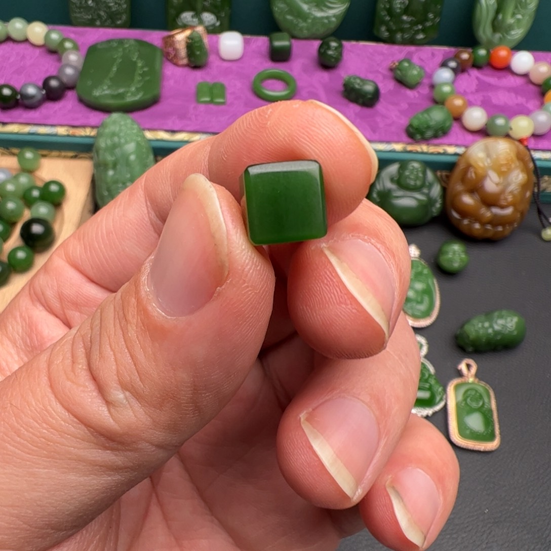 和田玉（碧玉）未镶嵌颈饰