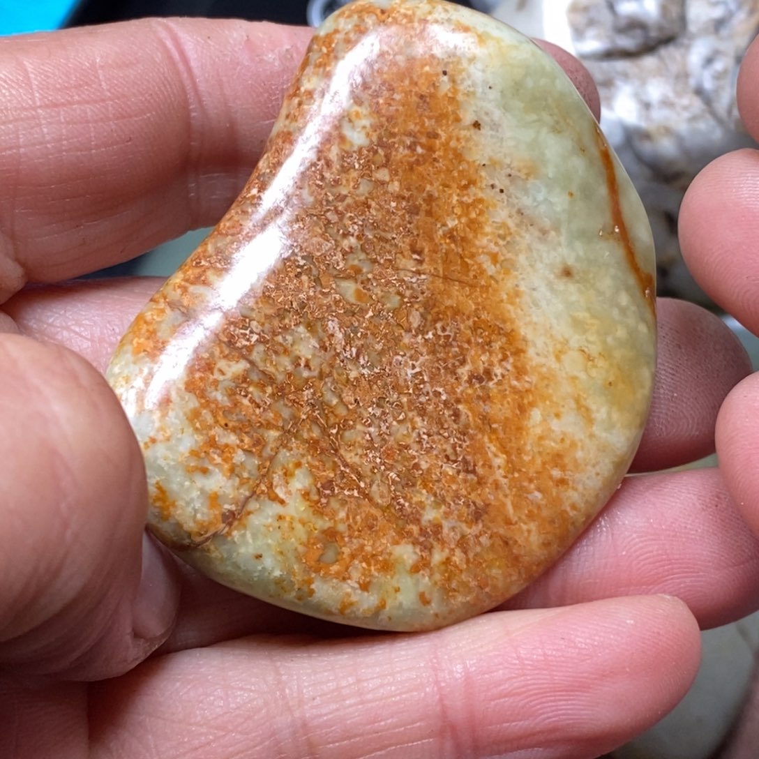 和田玉挂件足铂镶嵌