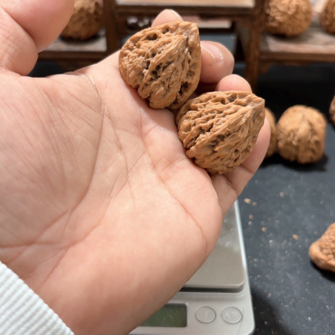 夏***~文玩核桃吊坠18888888888