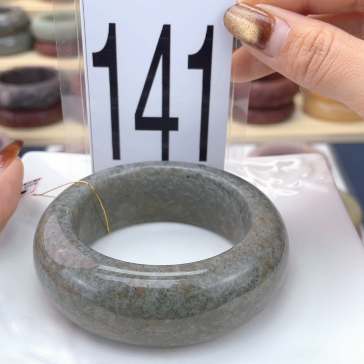 【闪购商品】石英质玉手镯未镶嵌