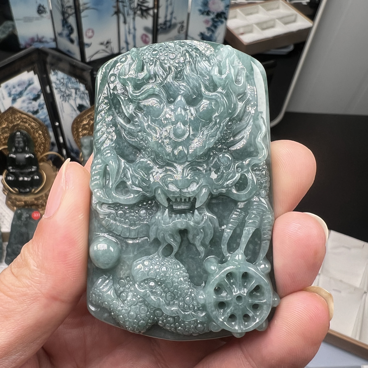 纯天然A货翡翠《龙牌》挂件